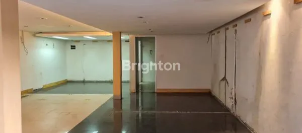 image KOMERSIAL AREA RUKO 2,5 LANTAI NOL JALAN RAYA, PADAT PENDUDUK, COCOK UNTUK TOKO KOSMETIK, BANK, KANTOR DAN USAHA LAINNYA, STRATEGIS  DEKAT JAGALAN PASAR ATOM ITC MEGA GROSIR (3)
