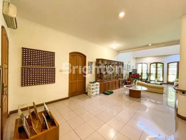 image RUMAH MEWAH 2 LANTAI SIAP HUNI RAYA DHARMAHUSADA INDAH DEKAT TENGAH KOTA, UNAIR, GALAXY MALL MERR KERTAJAYA SURABAYA TIMUR (1)