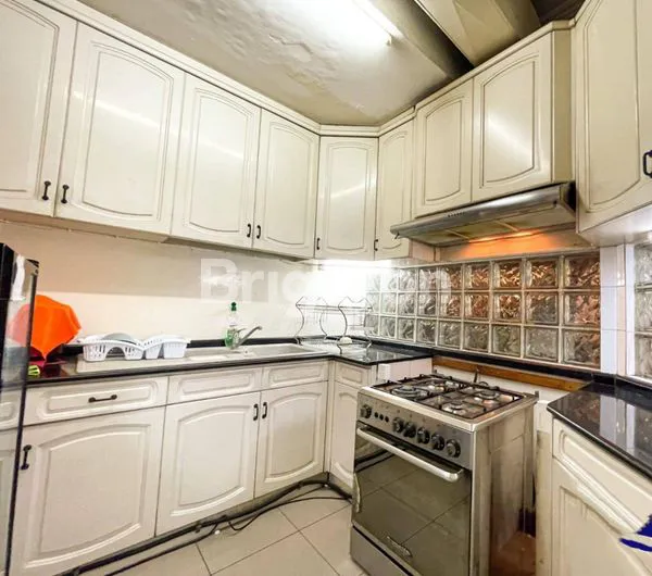 image RUMAH MEWAH 2 LANTAI SIAP HUNI RAYA DHARMAHUSADA INDAH DEKAT TENGAH KOTA, UNAIR, GALAXY MALL MERR KERTAJAYA SURABAYA TIMUR (2)