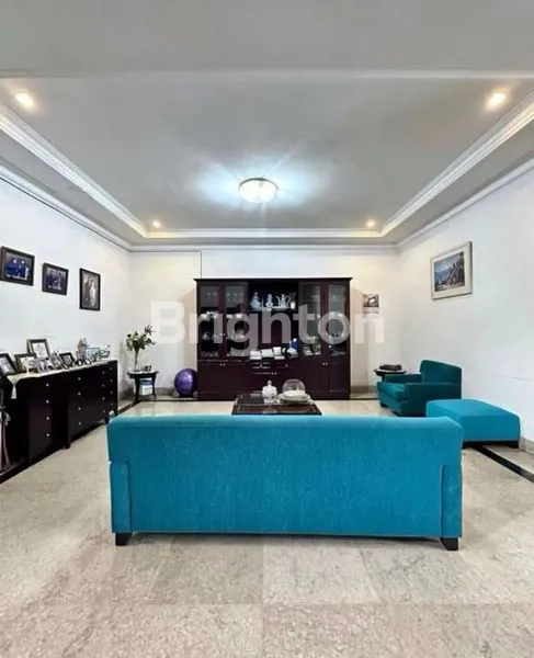 image RUMAH MEWAH NYAMAN LOKASI ELIT DI CEMPAKA PUTIH (3)