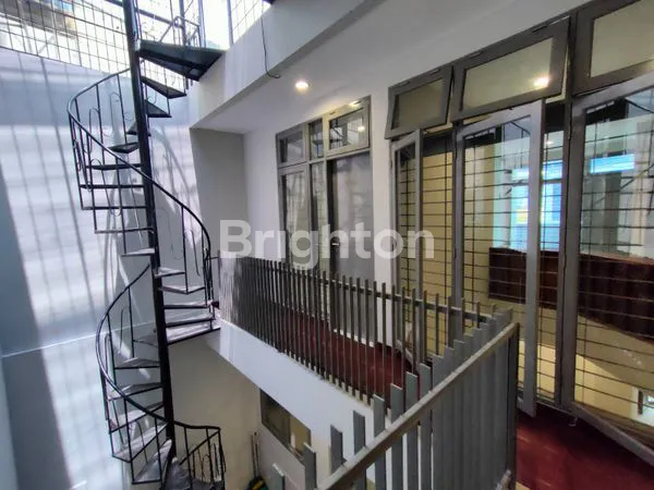 image RUMAH MEWAH GELONG BARU (6)