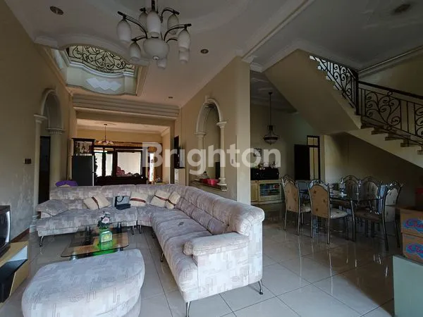 image RUMAH HOOK2 LANTAI FULL FURNISH DI JEMBER (5)