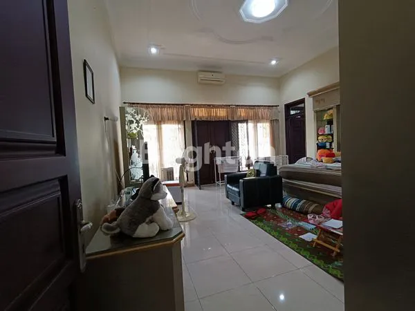 image RUMAH HOOK2 LANTAI FULL FURNISH DI JEMBER (4)