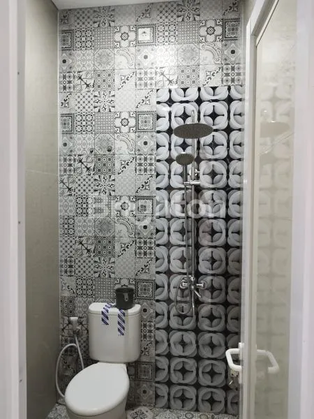 image RUMAH MEWAH 2LANTAI  (6)