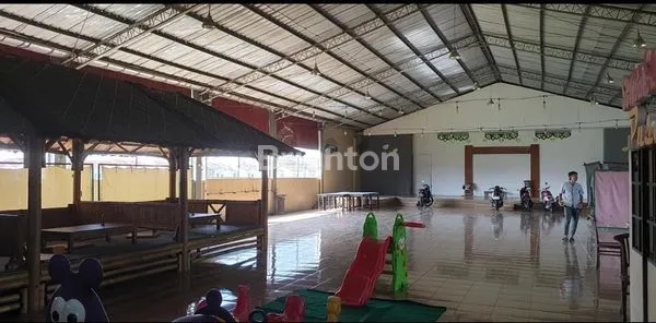 image GUDANG LEBAR DEPAN 25 METER, AKSES KONTAINER 40 FEET, SIAP PAKAI, ZONA KUNING, AREA SUKOHARJO , JATENG (4)