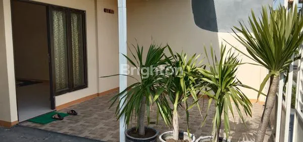 image RUMAH DENGAN ROW JALAN UTAMA 15M,RUMAH GRESS PERUMAHAN PERMATA SUKODONO RAYA FULL RENOVASI,RUMAH BARU GRES (4)