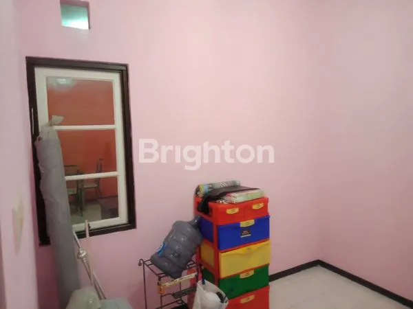 image RUMAH MINIMALIS FULL FURNISH1. MEJA & KURSI MAKAN2. MEJA & KURSI TAMU3. LEMARI ES4. BUFET5. TV6. TEMPAT TIDUR (2)