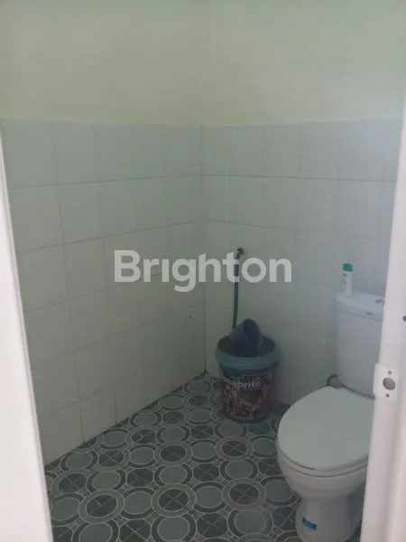 image RUMAH MINIMALIS FULL FURNISH1. MEJA & KURSI MAKAN2. MEJA & KURSI TAMU3. LEMARI ES4. BUFET5. TV6. TEMPAT TIDUR (6)