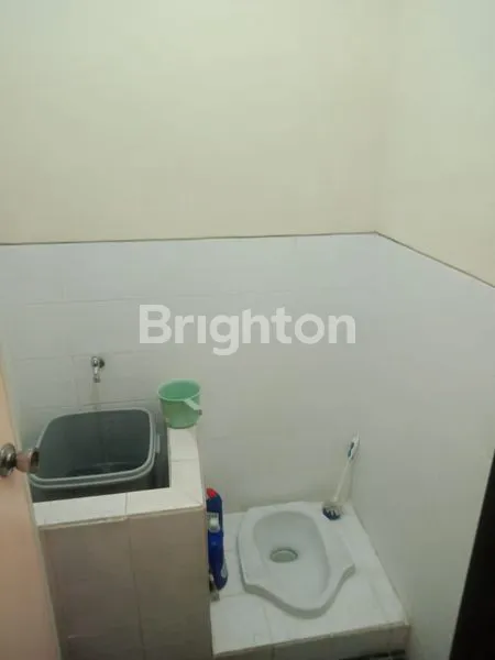 image RUMAH MINIMALIS FULL FURNISH1. MEJA & KURSI MAKAN2. MEJA & KURSI TAMU3. LEMARI ES4. BUFET5. TV6. TEMPAT TIDUR (7)