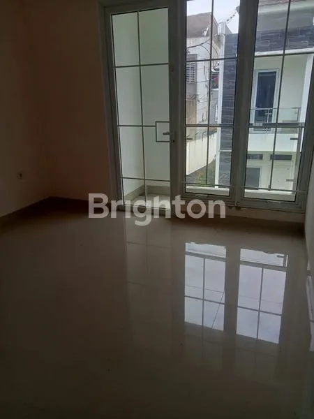 image RUMAH PREMIUM 2 LANTAI DEKAT BINUS, SIAP HUNI, LOKASI STRATEGIS (3)
