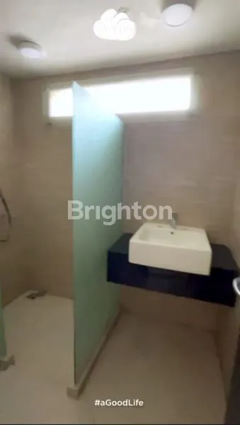 image AMAYA HOME RESORT HUNIAN DI LINGKUNGAN HIJAU, MODERN TROPICAL (8)