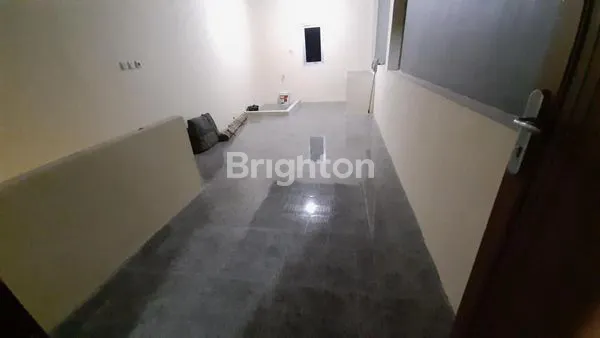 image RUMAH 3 LANTAI DI CEMPAKA PUTIH (6)