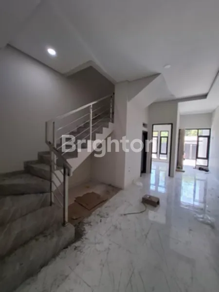image FOR SALE - RUMAH BARU TENGGILIS MEJOYO SELATAN (5)