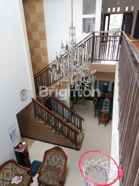 image RUMAH DUA LANTAI SIAP HUNI (6)