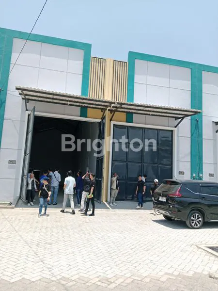 image GUDANG PALING MURAH SEJAWA TIMUR LOKASI SANGAT STRATEGIS DAN KOMERSIAL (1)