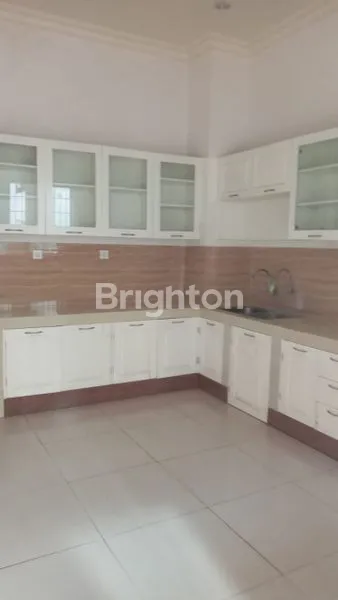 image HANYA 15,5JT/MTR MANYAR MEDITERANIAN HOUSE ELEGAN SEMI FURNISHED POSISI STRATEGIS SELANGKAH KE GALAXY MALL UNTAG UNITOMO ATLAS SUPERMARKET HOKKY (6)