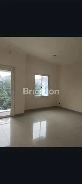 image JUAL CEPAT RUMAH DI PONDOK HIJAU GOLF   (3)