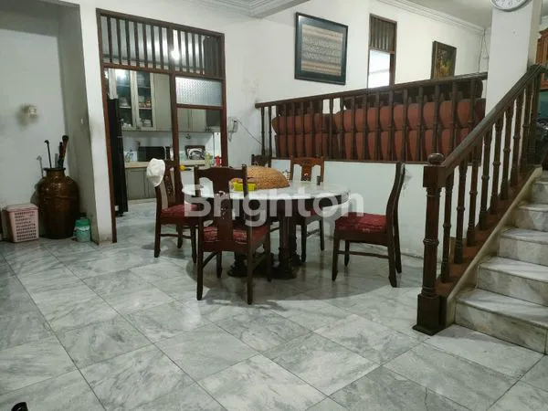 image RUMAH HOOK TERAWAT SIAP HUNI DI KALIBATA (8)