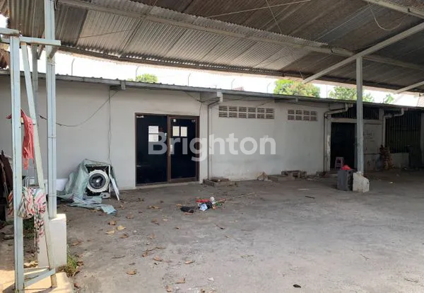 image GUDANG STRATEGIS DI NUSUKAN SOLO!! HANYA 4 MENIT KE PINTU TOL SOLO!! POSISI BAGUS DAN SIAP PAKAI!! HARGA BERSAHABAT (2)