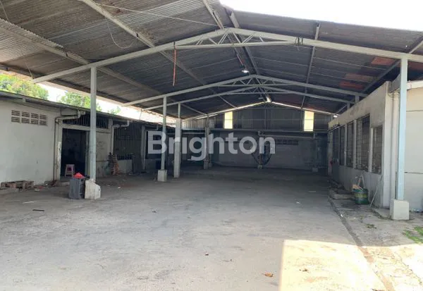 image GUDANG STRATEGIS DI NUSUKAN SOLO!! HANYA 4 MENIT KE PINTU TOL SOLO!! POSISI BAGUS DAN SIAP PAKAI!! HARGA BERSAHABAT (3)