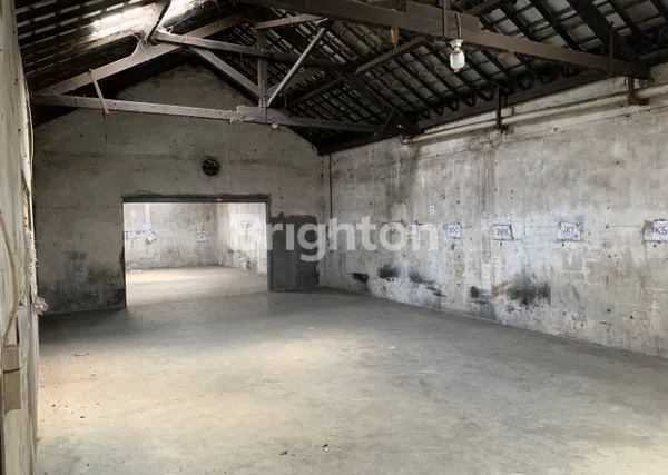 image GUDANG STRATEGIS DI NUSUKAN SOLO!! HANYA 4 MENIT KE PINTU TOL SOLO!! POSISI BAGUS DAN SIAP PAKAI!! HARGA BERSAHABAT (4)