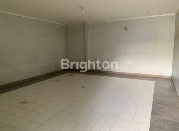 image GUDANG STRATEGIS DI NUSUKAN SOLO!! HANYA 4 MENIT KE PINTU TOL SOLO!! POSISI BAGUS DAN SIAP PAKAI!! HARGA BERSAHABAT (6)