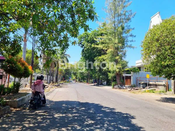 image RUMAH HITUNG TANAH JL. WR. SUPRATMAN PUSAT KOTA DEKAT RAYA DARMO, DIPONEGORO, DR. SOETOMO PUSAT BISNIS DAN KOMERSIAL (2)