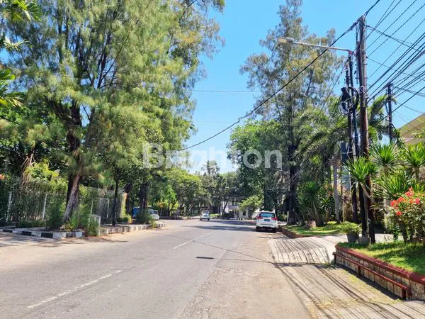 image RUMAH HITUNG TANAH JL. WR. SUPRATMAN PUSAT KOTA DEKAT RAYA DARMO, DIPONEGORO, DR. SOETOMO PUSAT BISNIS DAN KOMERSIAL (3)