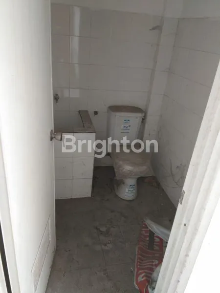 image RUKO 2 LANTAI BARU, NOL JALAN, PARKIRAN LUAS, MASUK KOMPLEKS PERUKOAN, BAMBE DRIYOREJO, GRESIK (6)