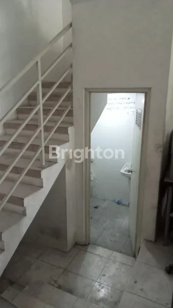 image RUKO 2 LANTAI BARU, NOL JALAN, PARKIRAN LUAS, MASUK KOMPLEKS PERUKOAN, BAMBE DRIYOREJO, GRESIK (2)