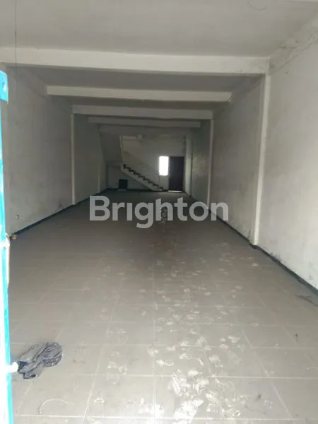 image RUKO 2 LANTAI BARU, NOL JALAN, PARKIRAN LUAS, MASUK KOMPLEKS PERUKOAN, BAMBE DRIYOREJO, GRESIK (5)