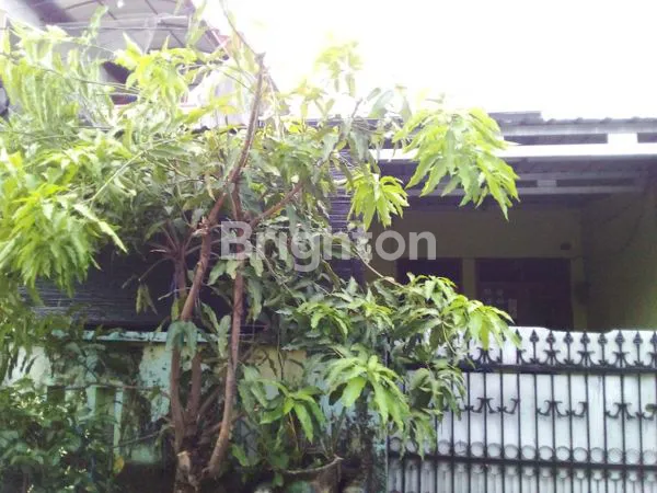 image RUMAH BANGUNAN LAMA  DI JALAN DAKOTA BUMI ANTARIKSA, DEKAT UNIPMA MADIUN (2)