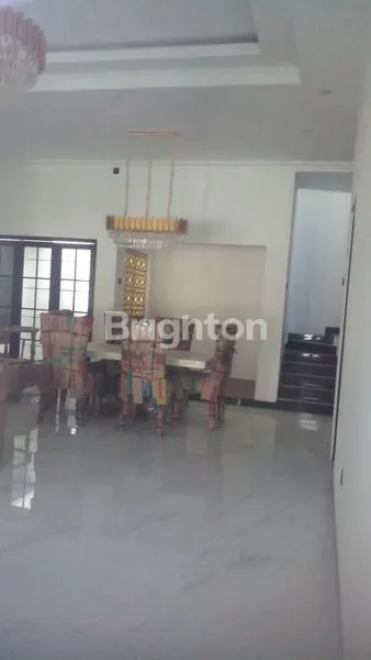 image RUMAH BARU CLASIC MODERN MEWAH DEKAT RUMAH PAK JOKOWI (2)