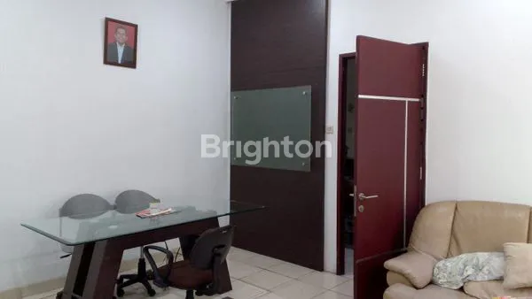 image RUKO STRATEGIS SIAP USAHA DEKAT STASIUN MRT FATMAWATI (4)