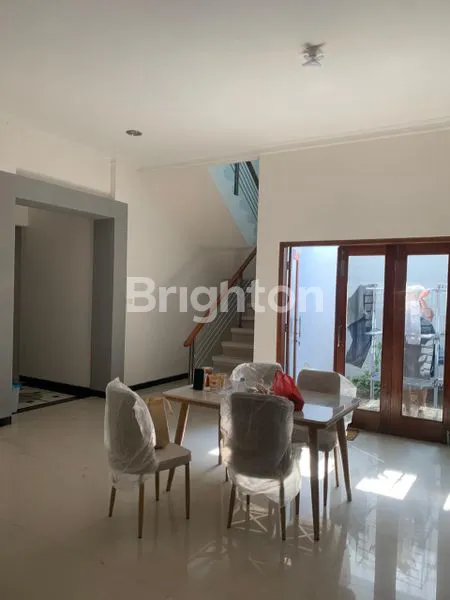 image RUMAH ISTIMEWA 2 LANTAI , SIAP PAKAI , MINIMALIS MODERN, GRAHA PRASETYA,  BANYUMANIK (2)