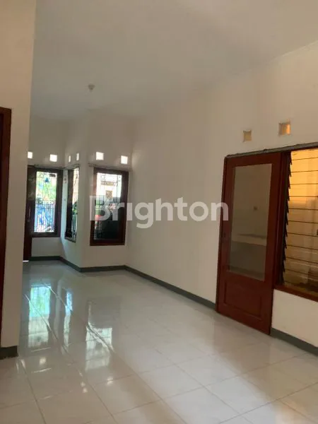 image RUMAH ISTIMEWA 2 LANTAI , SIAP PAKAI , MINIMALIS MODERN, GRAHA PRASETYA,  BANYUMANIK (5)