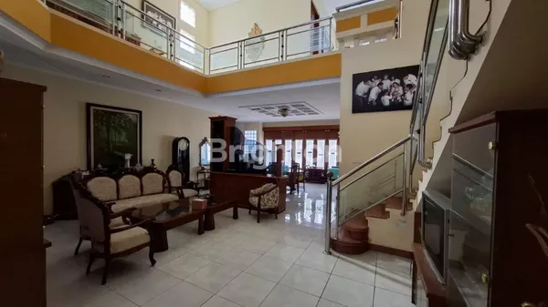 image RUMAH MANYAR 2 LANTAI BANGUNAN KOKOH STRATEGIS DEKAT KERTAJAYA, GALAXY MALL, MERR (3)