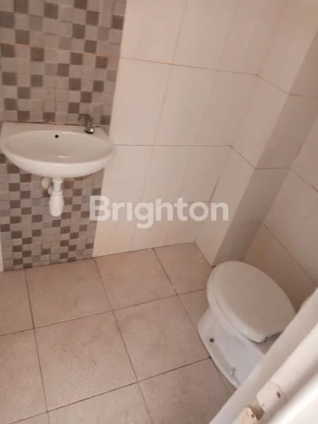 image RUKO 2 LANTAI DASCOLAND MANYAR GRESIK  (5)