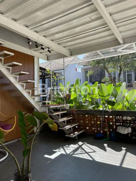 image RUMAH CANTIK MINIMALIS 2 ,5 LANTAI METLAND TRANSYOGI (3)