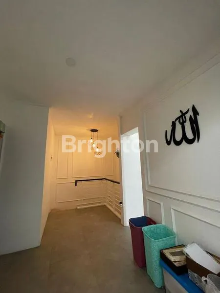 image RUMAH CANTIK MINIMALIS 2 ,5 LANTAI METLAND TRANSYOGI (5)