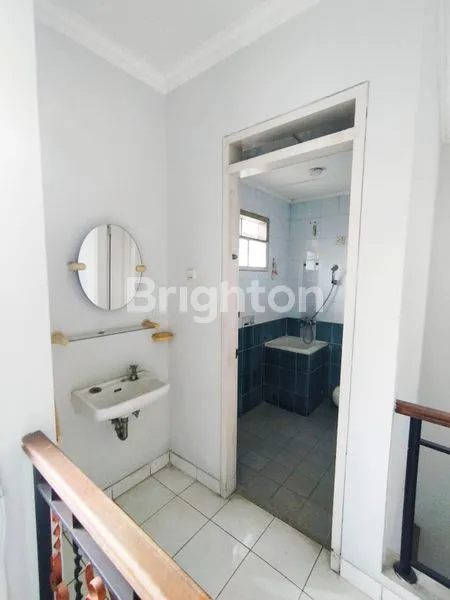 image RUMAH LUAS DAN CANTIK 2 LANTAI DI KOTA WISATA CIBUBUR (5)