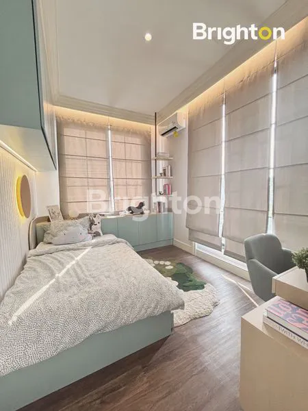 image RUMAH 3 LANTAI DI MERUYA JAKARTA BARAT (2)