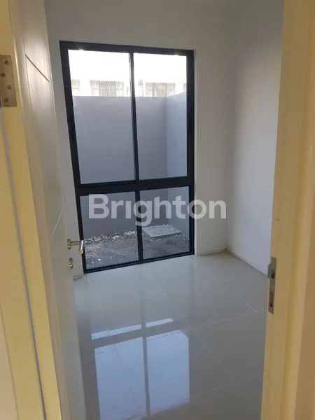 image AMESTA LIVING SEWA CLUSTER PRAGIA BOULEVARD ADA PAGAR NEW GRESS (2)