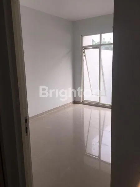 image RUMAH BAGUS 2 LANTAI SIAP HUNI, READY 2 UNIT, DUKUH KUPANG UTARA (5)