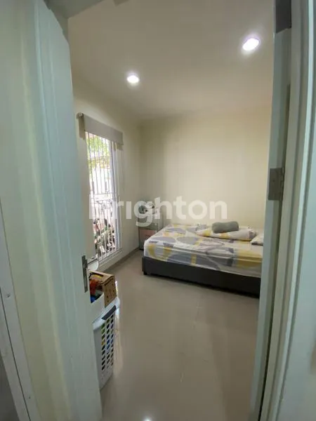 image RUMAH CANTIK DEPAN DANAU CLUSTER VERDI KAWASAN SYMPHONIA SUMMARECON SERPONG (5)