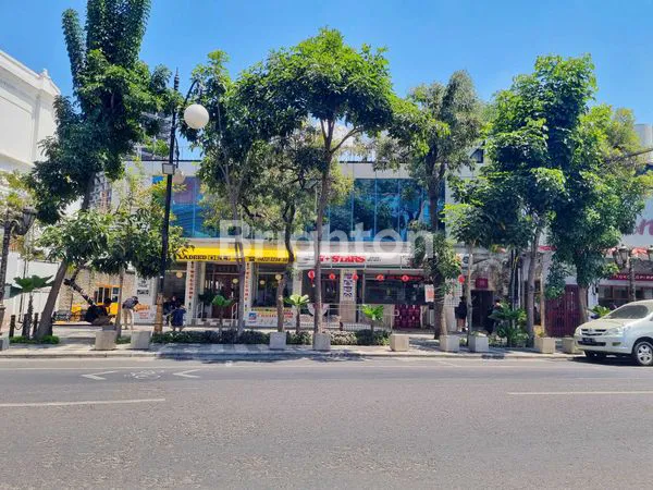 image GEDUNG JL. TUNJUNGAN PUSAT KOTA LOKASI SANGAT STRATEGIS DEKAT BASUKI RAHMAT, EMBONG MALANG, PANGLIMA SUDIRMAN PUSAT BISNIS DAN KOMERSIAL. (2)