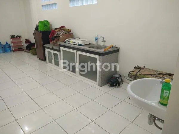 image RUMAH 2LT SIAP HUNI LOKASI STRATEGIS DLM RING ROAD DEKAT PASAR PASTI YOGYA (3)