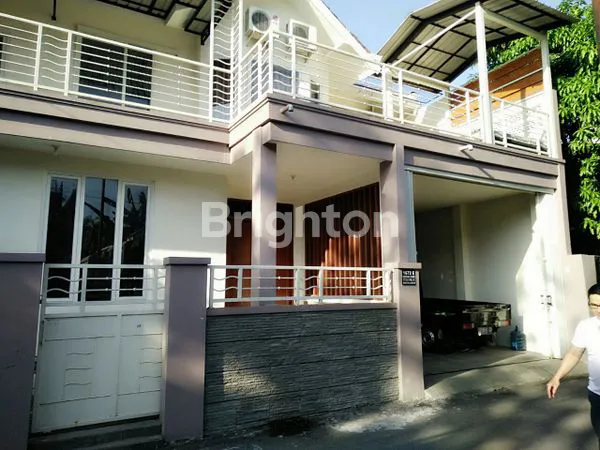 RUMAH 2LT SIAP HUNI LOKASI STRATEGIS DLM RING ROAD DEKAT PASAR PASTI YOGYA