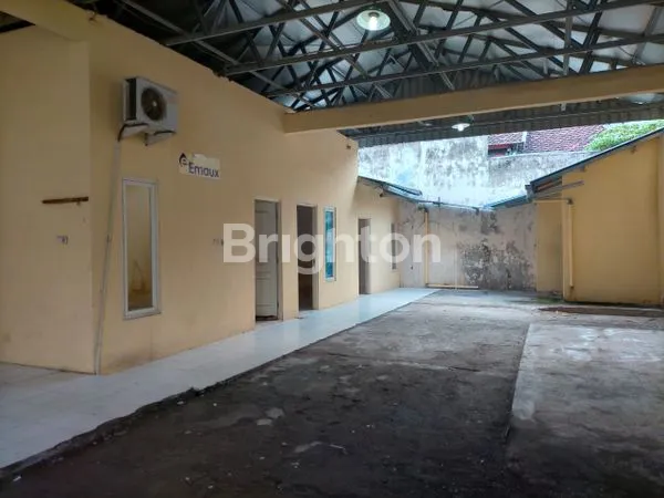 image GUDANG 1 LANTAI DI RAYA WONOREJO SELATAN 10X20 NOL JALAN BESAR STRATEGIS DEKAT MANGGROVE NIRWANA EKSEKUTIF PANDUGO MEDOKAN SHM BISA KPR (4)