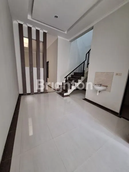 image RUMAH RUNGKUT ASRI TIMUR (6)